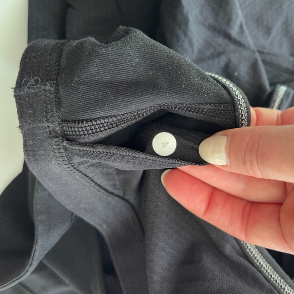 Lululemon black yoga top with bra Size 4 - Picture 2 of 3